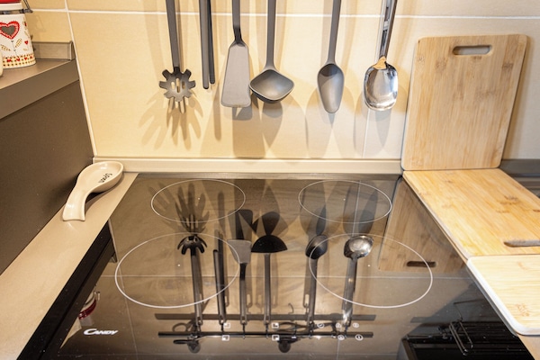 Frigorifero, forno, piano cottura, lavastoviglie