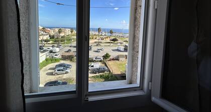 Charming apartment with sea view, city center, spacious, close to amenities