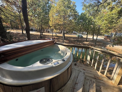 3 Crosslake ROMANTIC Log Cabin in the woods. Hot Tub & Wood Burning Fire Place.