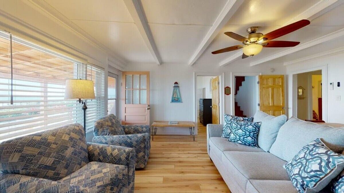 Kure Cottage-feel The Uniqueness Of This Classic Oceanfront Beach Cottage Vacation Rental In Kure Beach. - Southport, NC