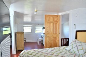 4 bedrooms, free WiFi, bed sheets