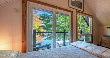 Lee's Lakeside Lair - Three Bedroom Cottage, Sleeps 6