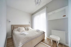 2 bedrooms, iron/ironing board, travel crib, free WiFi