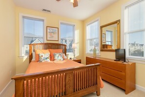 5 bedrooms, iron/ironing board, WiFi - Sunset Island 30 Canal Side Mews West (Ocean City)