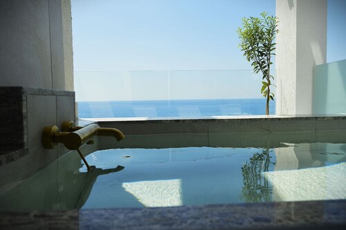 Olymp Luxury Family House