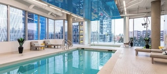 2BR | Pool, Gym & Rooftop | Bellevue | Sophari A