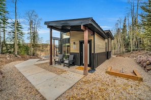 Exterior - Tiny Cabin Getaway #6 @Unplug Resort, Sauna, Full Kitchen (Brian Head)