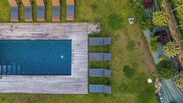 Kolam renang terbuka