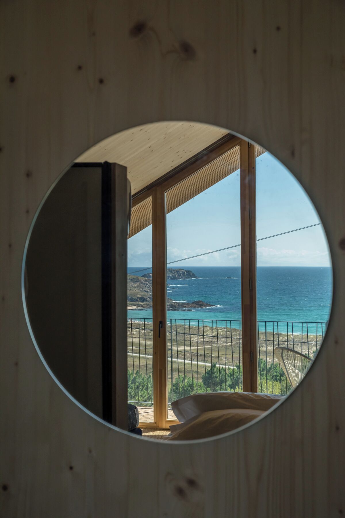 Superior Cabin | Blackout curtains, soundproofing, iron/ironing board, free WiFi