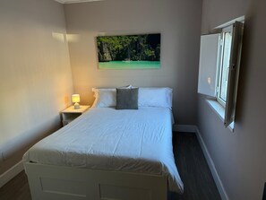 Villa | Blackout drapes, iron/ironing board, free WiFi