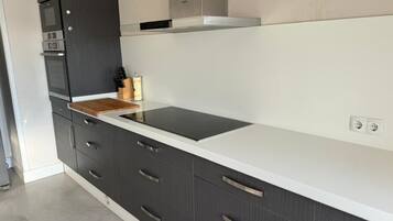 ヴィラ | 専用キッチン | ハイチェア