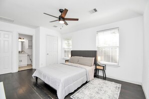 3 bedrooms, WiFi, bed sheets