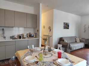 Interior - Jade's house, apartment with garden, air conditioning and Wi-Fi (Liguria)