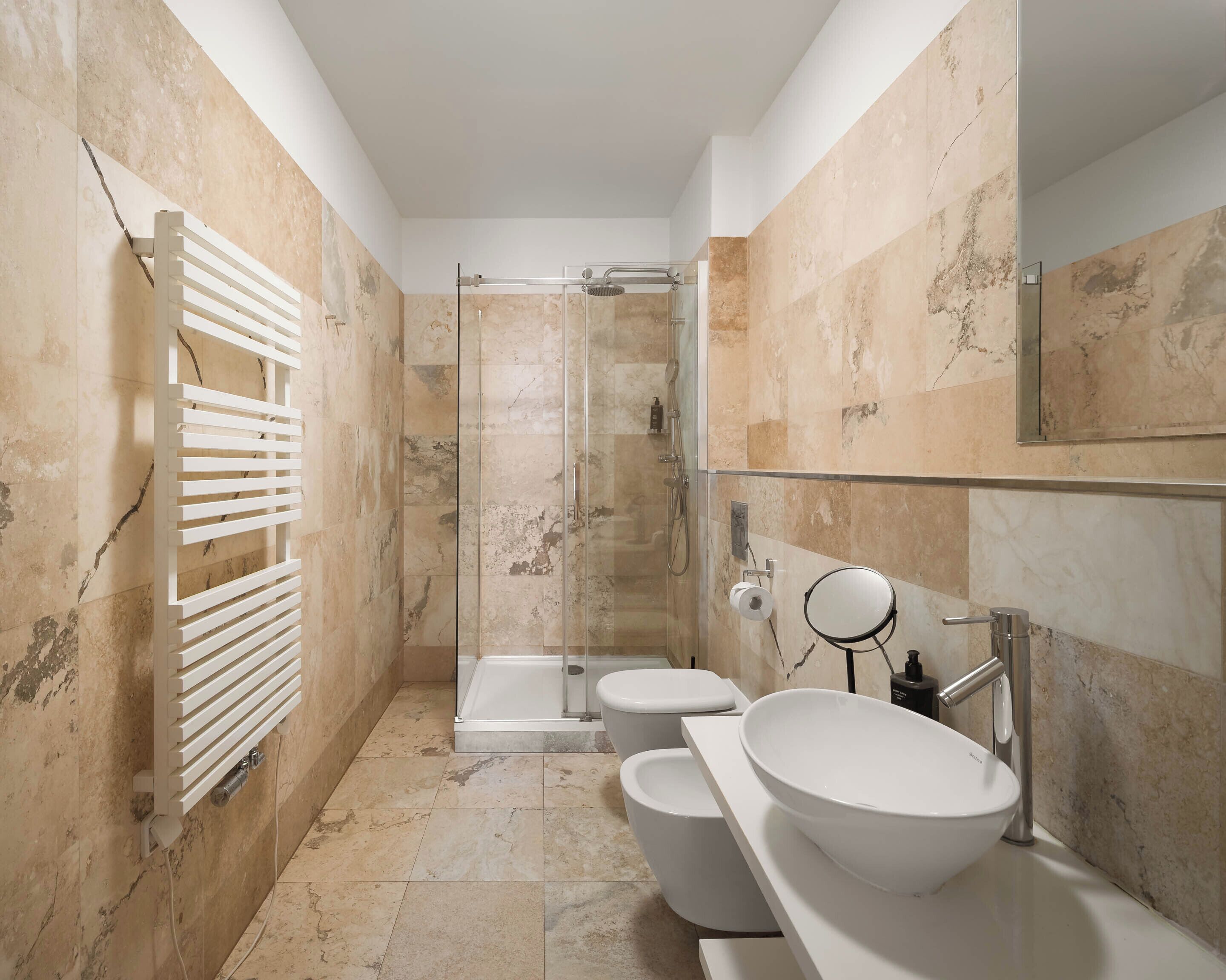 Queen Room with sofa bed | Bathroom | Shower, eco-friendly toiletries, hair dryer, towels
