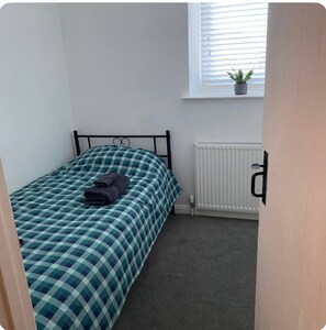 3 chambres, fer et planche à repasser, Wi-Fi gratuit, draps fournis