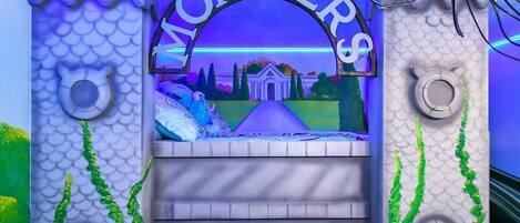 10 soverom, strykejern/-brett, reiseseng for barn og wi-fi (inkludert)