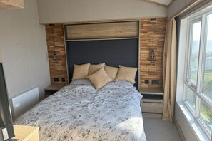 2 quartos, ferros/tábuas de passar roupa, Wi-Fi, roupa de cama