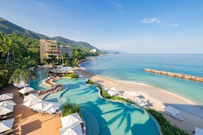 On the beach - Luxury room in a 5 star Hotel in Puerto Vallarta Beaches Mex. (puerto vallarta)