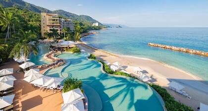 Luxury room in a 5 star Hotel in Puerto Vallarta Beaches Mex.