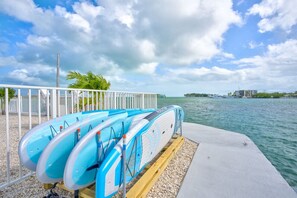 Beach - Oceanfront Paradise. New 5br Luxury Home. Hot tub. (Marathon)