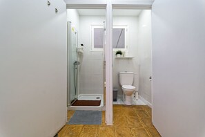 Shared bathroom - Hostel Las Palmas by Youroom (Las Palmas de Gran Canaria)