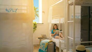 Comfort slaapzaal, uitzicht op de stad | Gratis wifi