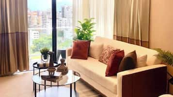 Smart TV, table tennis