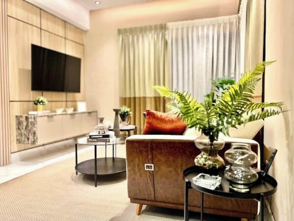 Smart TV, table tennis