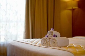 In-room safe, iron/ironing board, free WiFi - The Windchimes Retreat (Virajpet)