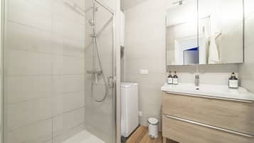 Dutxa, tovalloles, sabó i paper higiènic