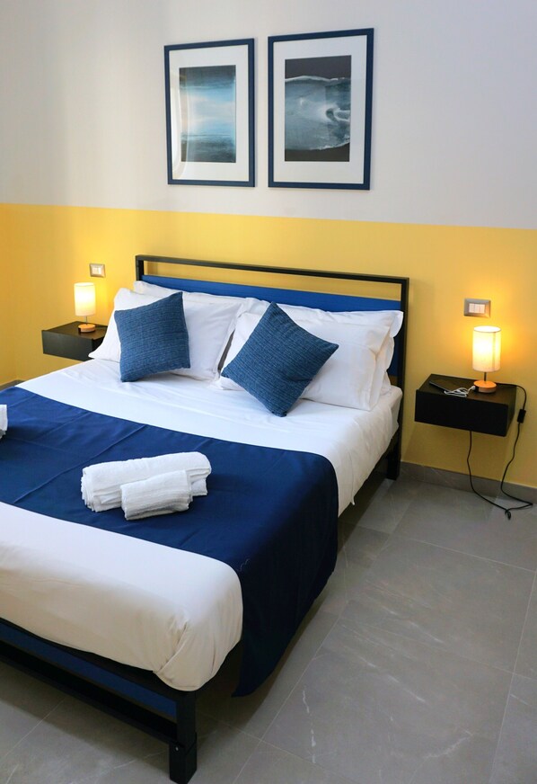 2 bedrooms, travel crib, internet