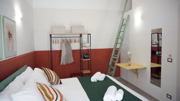 1 bedroom, travel crib, internet, wheelchair access