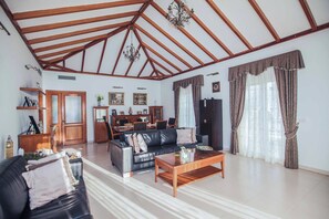 Smart-TV, Tischtennisplatte