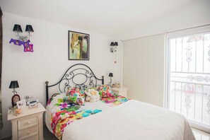 4 bedrooms, WiFi, bed sheets - Villa Allegra - Four Bedroom Villa, Sleeps 8 (Callao Salvaje)