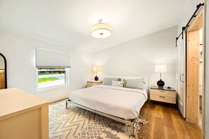 3 chambres, bureau, lit de bébé portatif, Wi-Fi