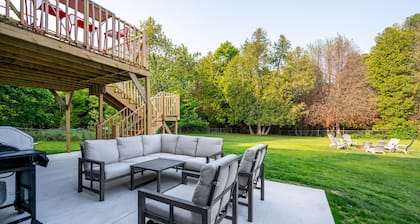 Newly Baileys Harbor Home, 1 block DT, Open Concept with Huge Yard