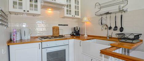 Studio (Studio Apartment) | Eigene Küche | Kühlschrank