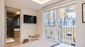 House (2 Bedrooms) | Exterior