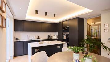 House (2 Bedrooms) | Exterior