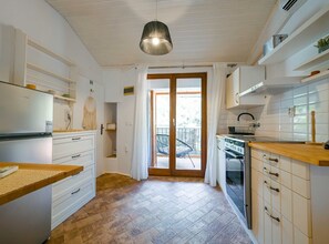 Appartement (One Bedroom Apartment with Balcony) | Cuisine privée