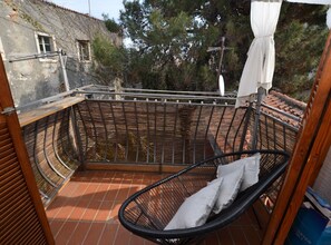 Lägenhet (One Bedroom Apartment with Balcony) | Balkong