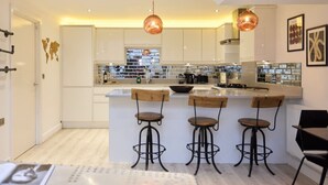 Unclassified image, 3 of 17, button - The Shadwell Place - Modern 1bdr Flat (London)