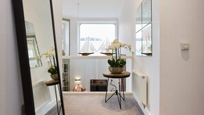 Unclassified image, 4 of 17, button - The Shadwell Place - Modern 1bdr Flat (London)