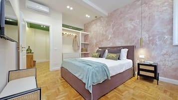 Blackout curtains, iron/ironing board, free WiFi