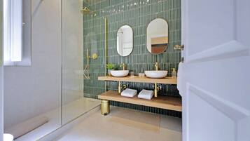 Apartment, 2 Schlafzimmer | Badezimmer | Kostenlose Toilettenartikel, Haartrockner, Bidet, Handtücher