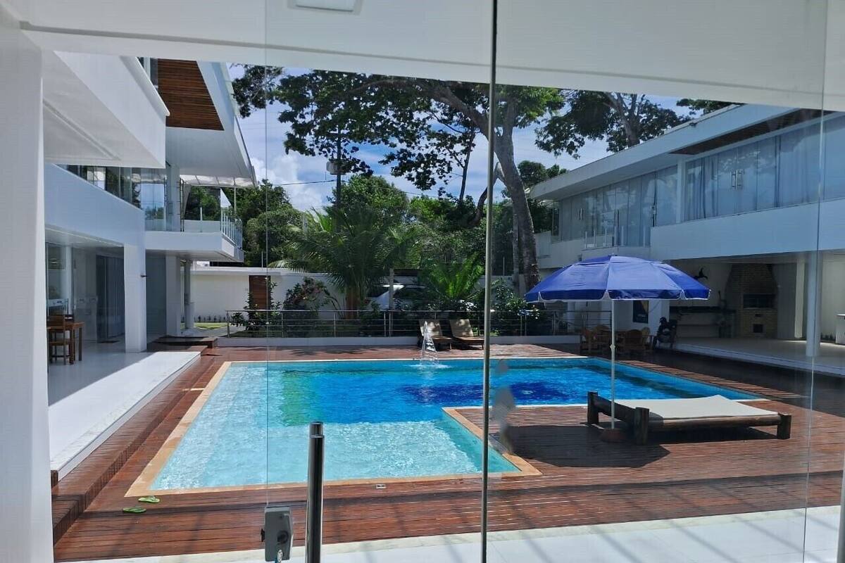 Suite Standard, vue sur la piscine, au bord de la piscine | 1 chambre, accès au Wi-Fi (inclus), literie fournie