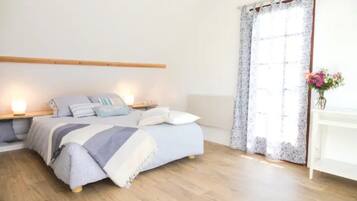 1 chambre, fer et planche à repasser, Wi-Fi, draps fournis