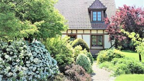 Exterior - La Casanyeres B&B - Normandy countryside - 5min/Mer - Beach Cabin (Touffreville-sur-Eu)