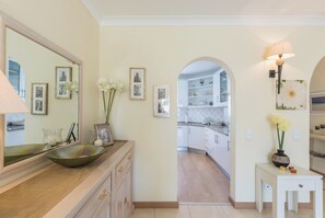 Interior - Folkiño-Townhouse near Beach with Amazing Golf Course View (Carvoeiro)