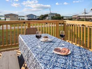 Outdoor dining - Water view house Topsail beach with Golf cart (Holly Ridge)